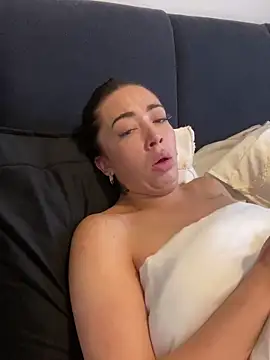 ItsCOCOx online show from October 2025 06:43:02 AM