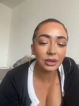 ItsCOCOx online show from October 2025 12:58:01 PM