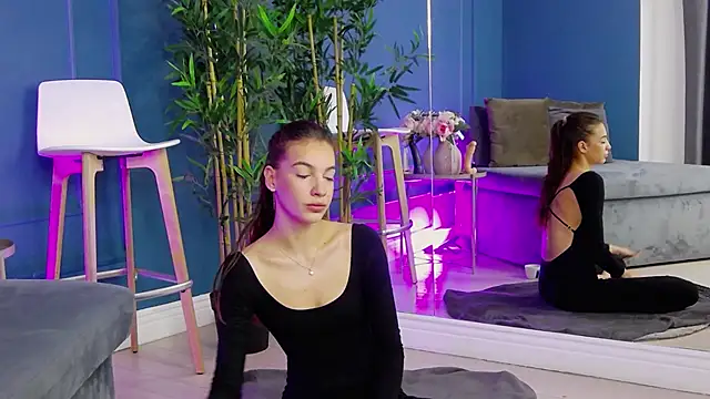 KimmDaviss online show from November 2025 09:20:02 AM