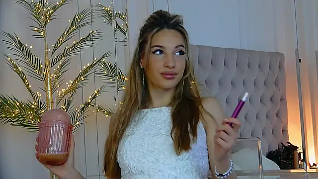 KimmDaviss online show from June 2026 02:59:02 PM