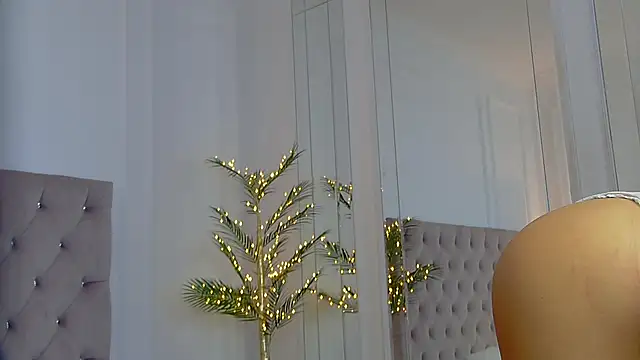 KimmDaviss online show from June 2026 01:36:01 PM