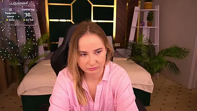 SofieBloom online show from November 2025 11:48:01 PM