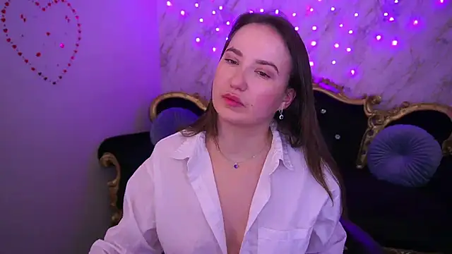 Snapshot of SofieBloom chatting on February 2026 11:17:01 PM SofieBloom online show from February 2026 11:17:01 PM