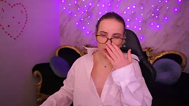 Snapshot of SofieBloom chatting on March 2026 01:23:01 AM SofieBloom online show from March 2026 01:23:01 AM