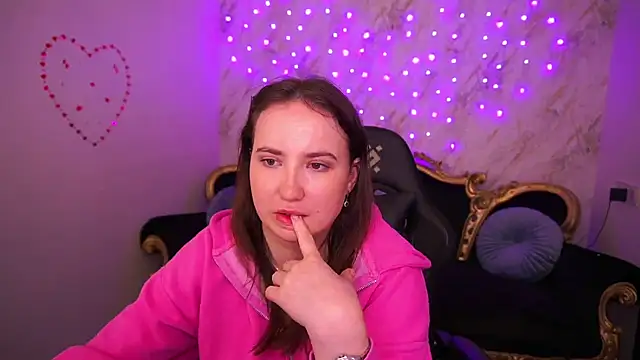 Snapshot of SofieBloom chatting on March 2026 02:30:02 AM SofieBloom online show from March 2026 02:30:02 AM