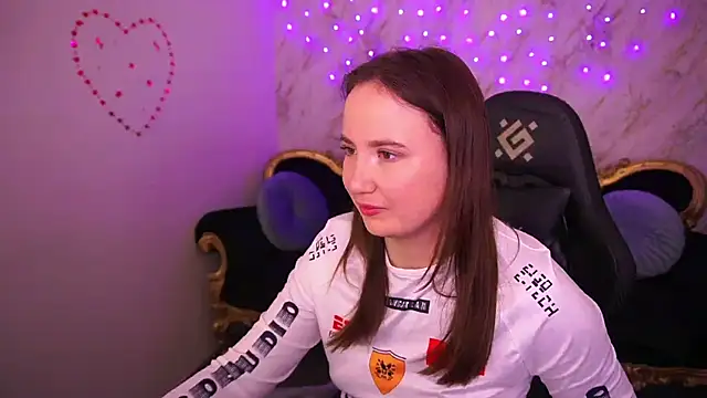 Snapshot of SofieBloom chatting on March 2026 12:27:02 AM SofieBloom online show from March 2026 12:27:02 AM