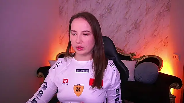 Snapshot of SofieBloom chatting on March 2026 04:24:02 PM SofieBloom online show from March 2026 04:24:02 PM