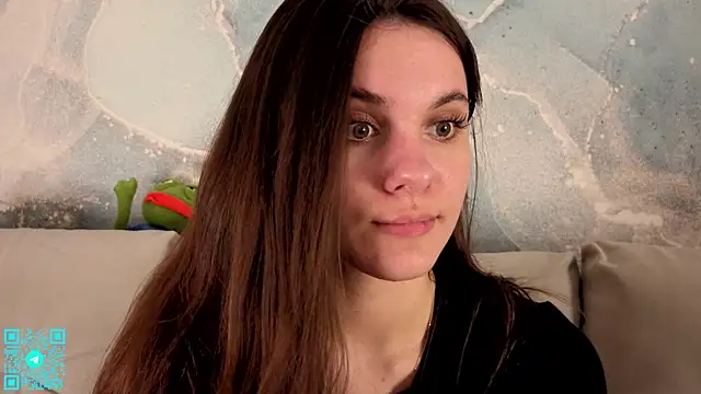 chloemilka online show from April 2026 05:33:02 PM