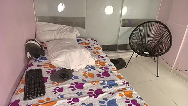 biancaa 18 online show from November 2025 07:35:02 PM