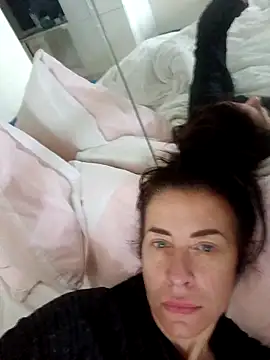 Snapshot of Klvill chatting on February 2026 10:44:02 AM Klvill online show from February 2026 10:44:02 AM