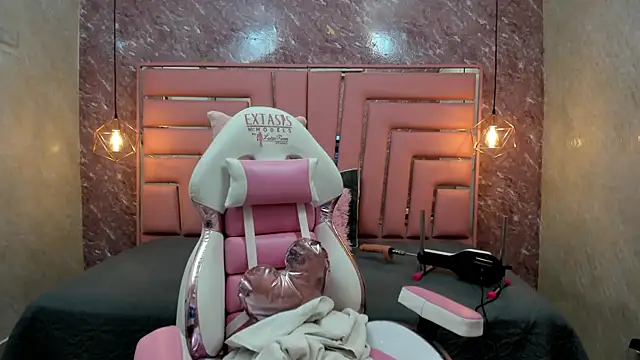 Snapshot of MELODY_FIRE_ chatting on October 2025 03:13:01 PM MELODY FIRE online show from October 2025 03:13:01 PM