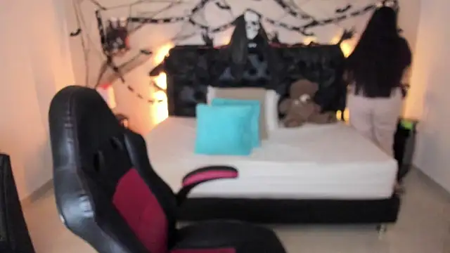 Snapshot of LolaVillalobos chatting on October 2025 03:12:01 PM LolaVillalobos online show from October 2025 03:12:01 PM