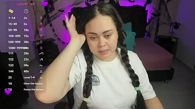 Snapshot of LolaVillalobos chatting on October 2025 01:33:02 PM LolaVillalobos online show from October 2025 01:33:02 PM