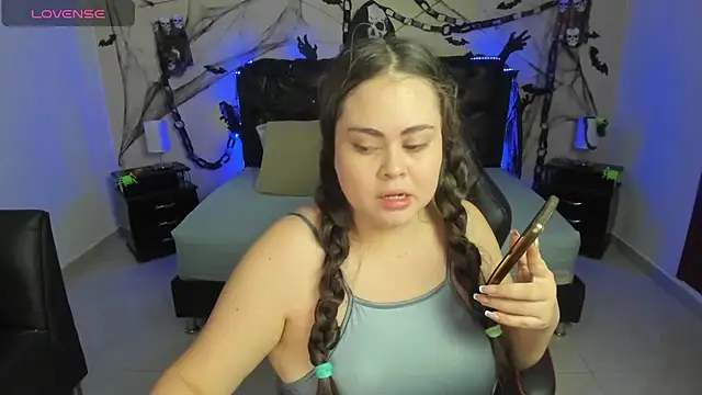 Snapshot of LolaVillalobos chatting on October 2025 11:33:02 AM LolaVillalobos online show from October 2025 11:33:02 AM