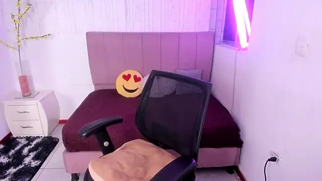 anna moon11 online show from November 2025 04:23:02 AM