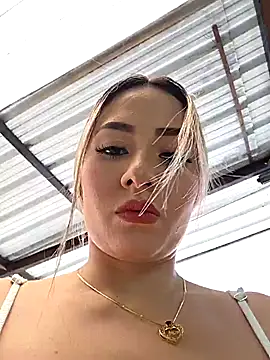 Natasanz online show from May 2026 07:41:01 PM