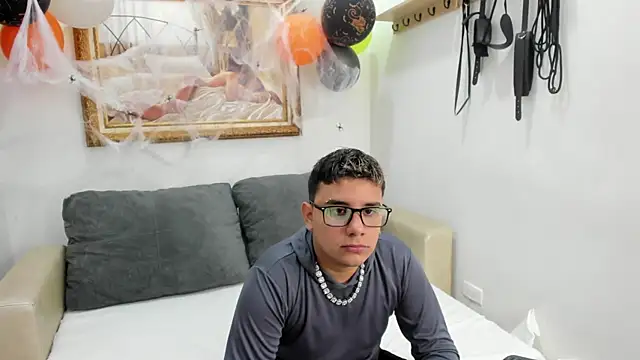 Snapshot of DavilANDkevin2 chatting on October 2025 02:41:02 AM DavilANDkevin2 online show from October 2025 02:41:02 AM