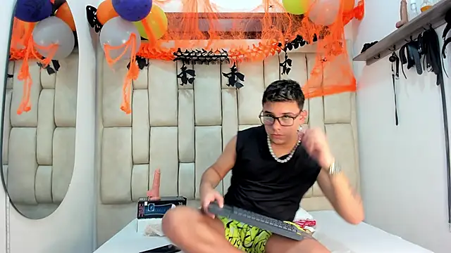 Snapshot of DavilANDkevin2 chatting on October 2025 02:37:02 AM DavilANDkevin2 online show from October 2025 02:37:02 AM