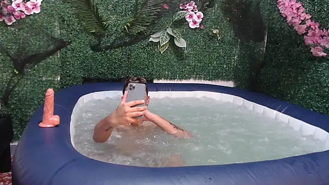 Snapshot of DavilANDkevin2 chatting on November 2025 02:10:01 AM DavilANDkevin2 online show from November 2025 02:10:01 AM