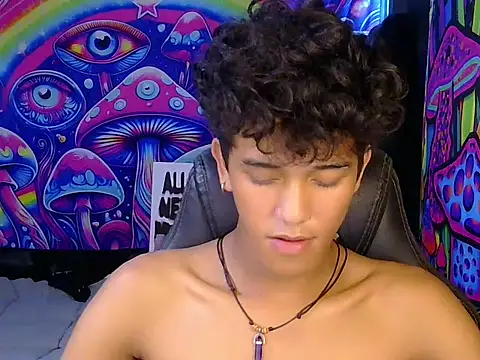 Snapshot of kenbigcockxx chatting on June 2026 03:13:02 AM kenbigcockxx online show from June 2026 03:13:02 AM