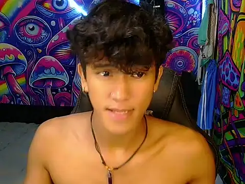 Snapshot of kenbigcockxx chatting on June 2026 07:01:02 PM kenbigcockxx online show from June 2026 07:01:02 PM