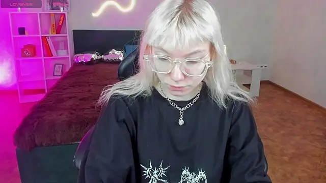 Snapshot of tattoo_art_baby chatting on April 2026 01:32:01 AM tattoo art baby online show from April 2026 01:32:01 AM