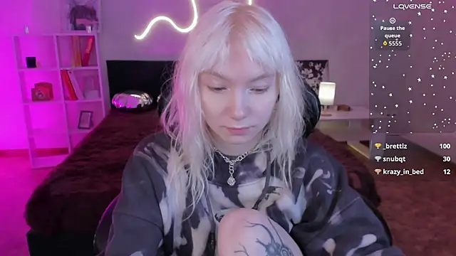 Snapshot of tattoo_art_baby chatting on April 2026 02:51:02 AM tattoo art baby online show from April 2026 02:51:02 AM
