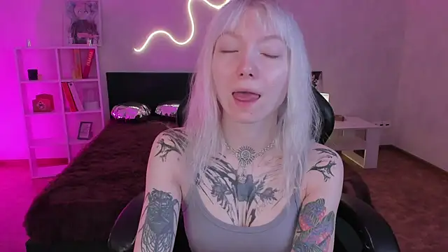 Snapshot of tattoo_art_baby chatting on April 2026 12:46:02 AM tattoo art baby online show from April 2026 12:46:02 AM
