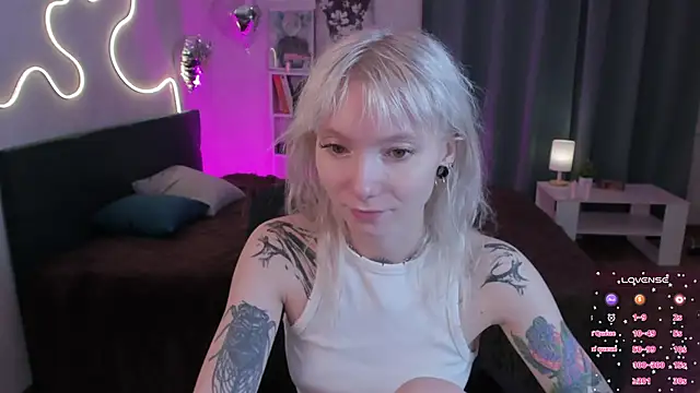 Snapshot of tattoo_art_baby chatting on April 2026 06:55:02 AM tattoo art baby online show from April 2026 06:55:02 AM
