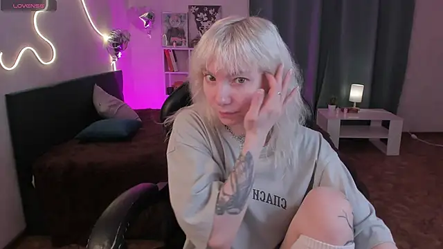 Snapshot of tattoo_art_baby chatting on May 2026 12:48:02 AM tattoo art baby online show from May 2026 12:48:02 AM