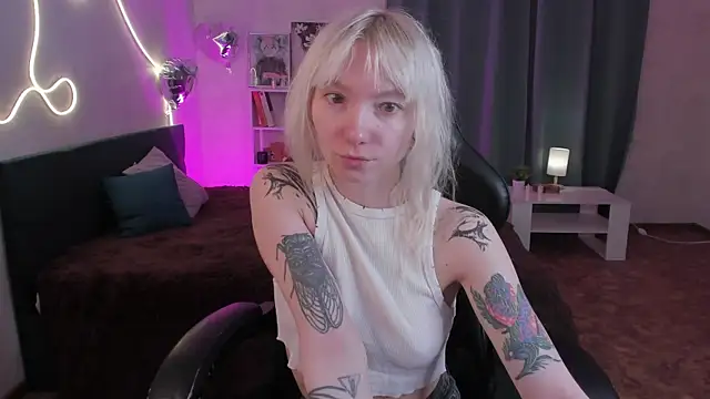 Snapshot of tattoo_art_baby chatting on May 2026 12:52:02 AM tattoo art baby online show from May 2026 12:52:02 AM