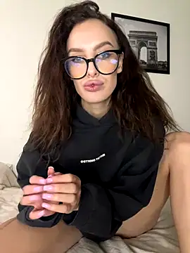 goodgirldevil online show from November 2025 11:32:02 AM