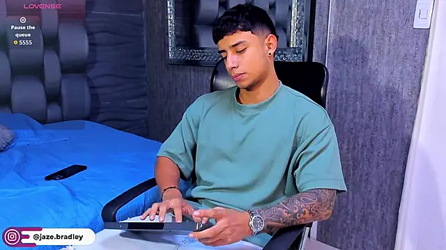 jaze bradley online show from October 2025 11:29:02 AM