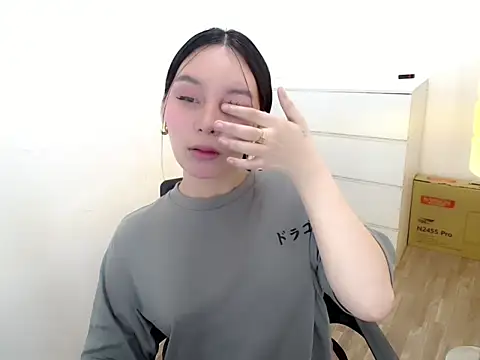 Snapshot of holly_tabby chatting on November 2025 07:21:01 PM holly tabby online show from November 2025 07:21:01 PM