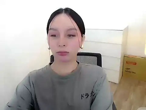 Snapshot of holly_tabby chatting on November 2025 07:30:02 PM holly tabby online show from November 2025 07:30:02 PM