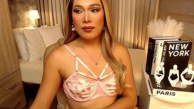 Snapshot of Missavacroft chatting on October 2025 04:08:01 PM Missavacroft online show from October 2025 04:08:01 PM