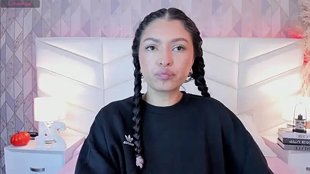 victoria   jonnes online show from October 2025 12:25:02 PM