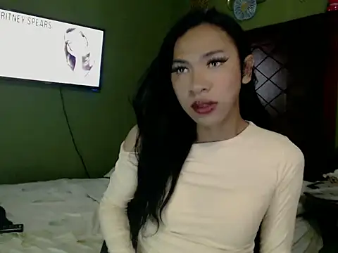 Annaloula online show from October 2025 03:45:01 PM