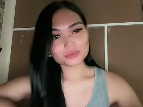 Makeamesswithjenieyang online show from November 2025 05:37:02 PM