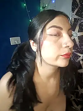 lunna 07 online show from May 2026 05:18:01 PM