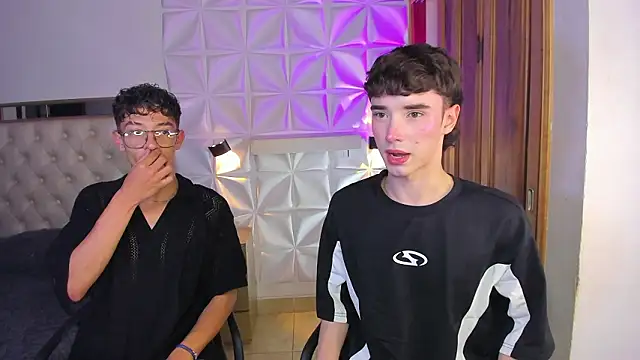 Snapshot of austin_rouse chatting on February 2026 08:14:01 PM austin rouse online show from February 2026 08:14:01 PM