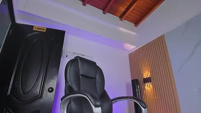 Snapshot of austin_rouse chatting on March 2026 07:28:02 PM austin rouse online show from March 2026 07:28:02 PM