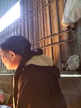 Snapshot of yoowwmr chatting on November 2025 02:10:02 AM yoowwmr online show from November 2025 02:10:02 AM