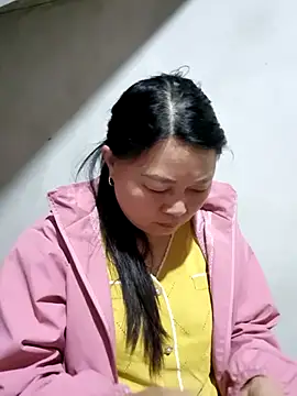 Snapshot of yoowwmr chatting on November 2025 11:24:01 PM yoowwmr online show from November 2025 11:24:01 PM