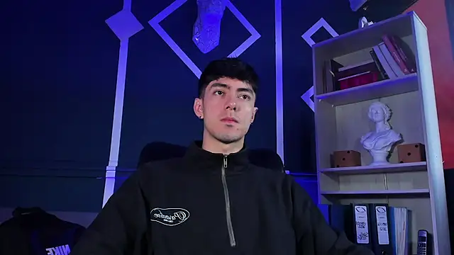 etham wolf  online show from September 2025 11:47:01 AM