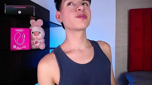 Ezra Storm online show from December 2025 04:43:02 AM