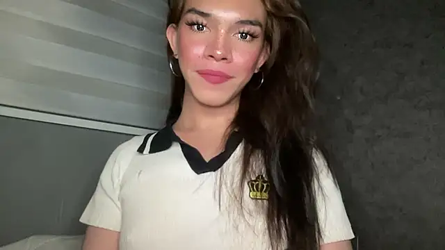 Snapshot of Misselliefayexxx chatting on October 2025 12:42:02 AM Misselliefayexxx online show from October 2025 12:42:02 AM