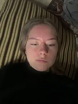 Snapshot of Tomyris_yuki chatting on November 2025 06:12:01 AM Tomyris yuki online show from November 2025 06:12:01 AM