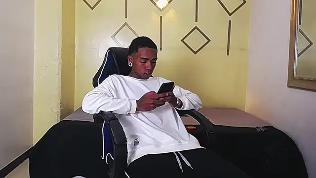 CollemanStone online show from November 2025 04:48:02 AM