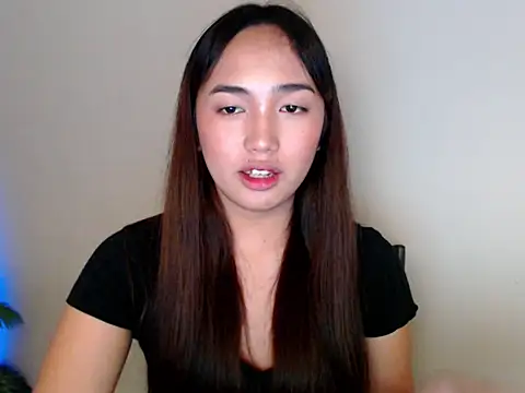 hannah ley18 online show from December 2025 04:34:01 PM